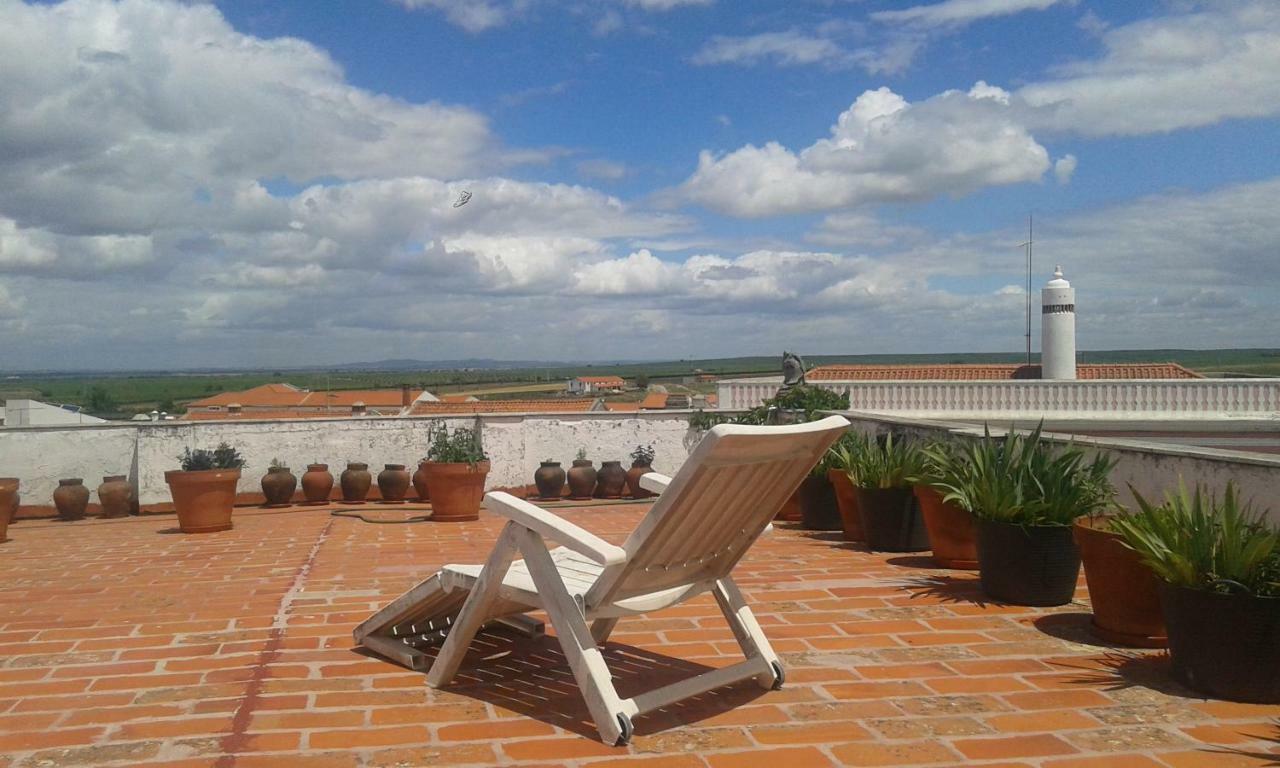 Patio Das Flores Ferreira Do Alentejo Luaran gambar